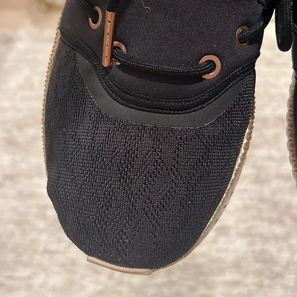 Women's Puma TSUGI Shinsei Casual Sneakers feature a head-turning modern size 8